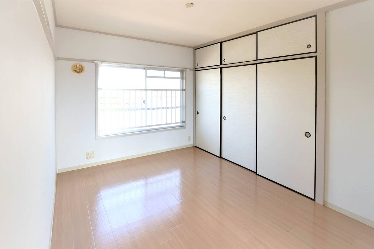 ビレッジハウス小浜1号棟の居間写真