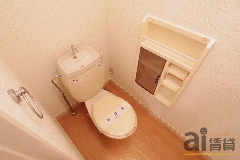 西武池袋線 秋津駅 徒歩13分 2階建 築33年のトイレ写真