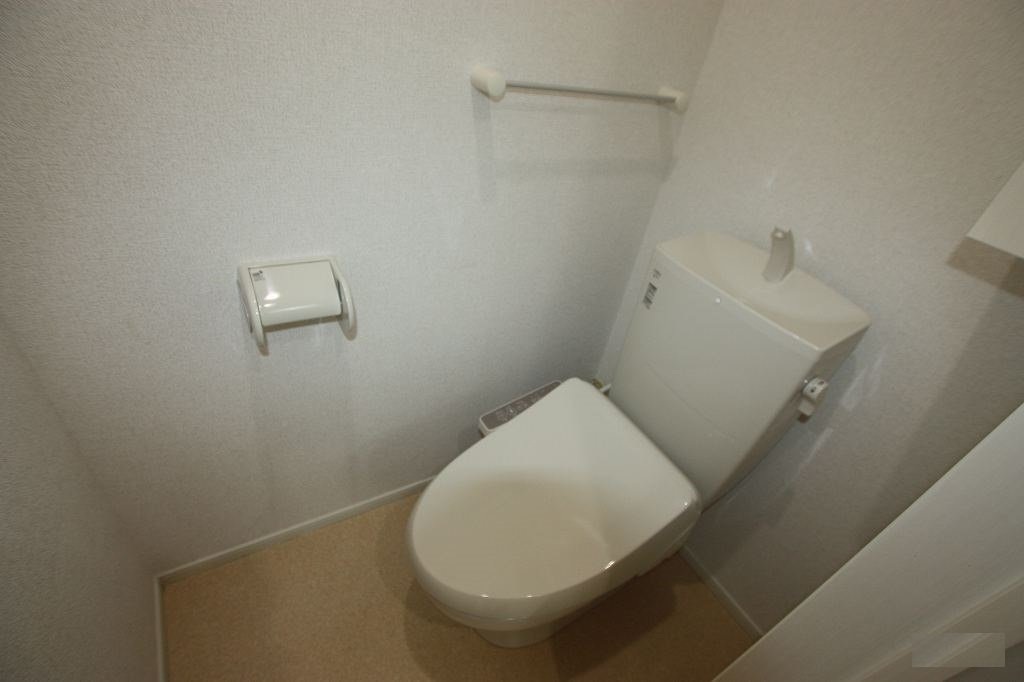 ＪＲ福塩線 備後本庄駅 徒歩4分 2階建 築10年のトイレ写真