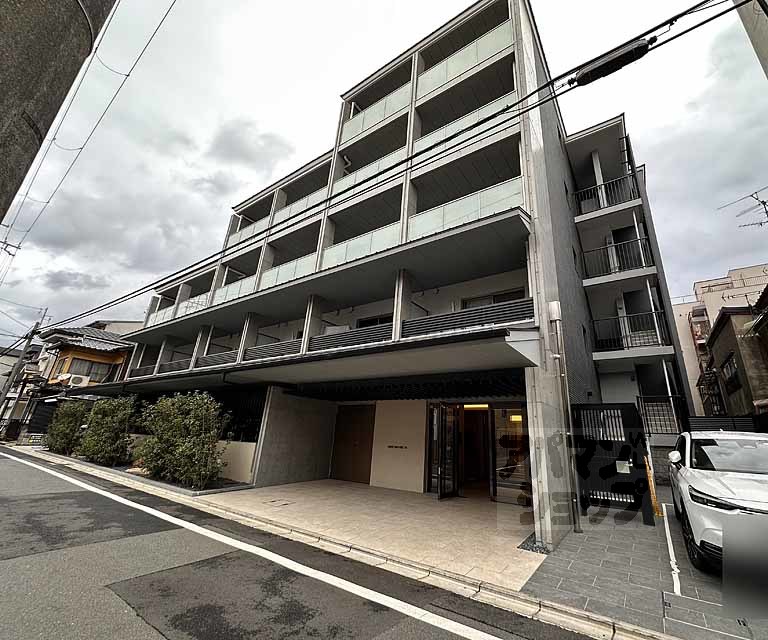 CREST TAPP京都二条の外観写真