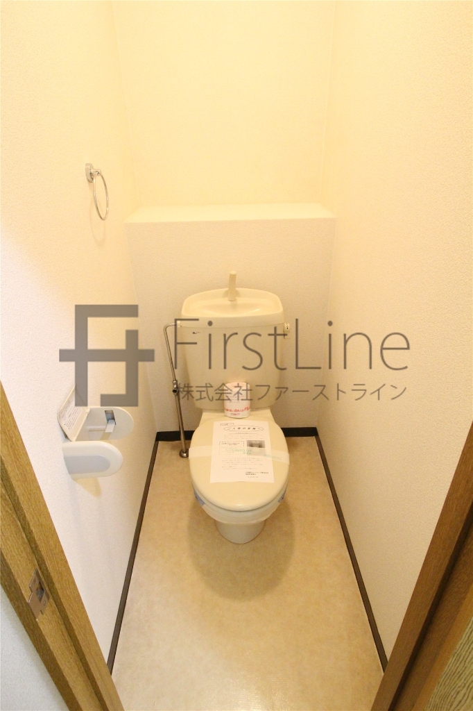 トイレ　別号室の写真です