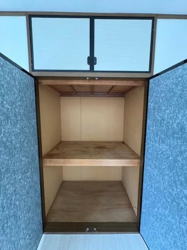 ＪＲ常磐線 南柏駅 徒歩15分 2階建 築37年の内装写真