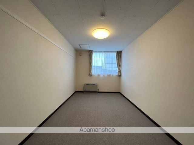 レオネクストスズランIIの居間写真