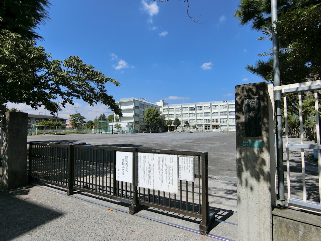 小学校　江戸川区立篠崎第四小学校（小学校）まで235m