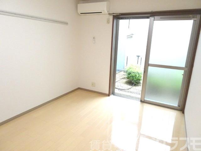 居室・リビング　明るいお部屋です♪