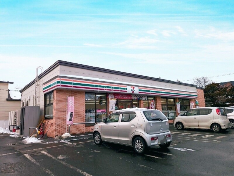 コンビニ　セブンイレブン浦幌町店（コンビニ）まで500m