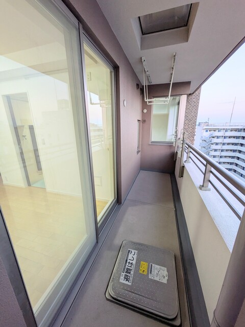 バルコニー　★６帖洋室に隣接したバルコニー★