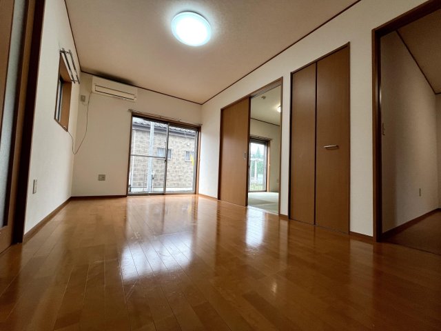桶川市坂田西戸建D号棟の居間写真