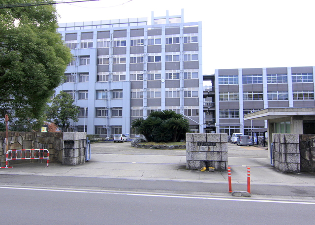 【松山市永木町のマンションの写真】