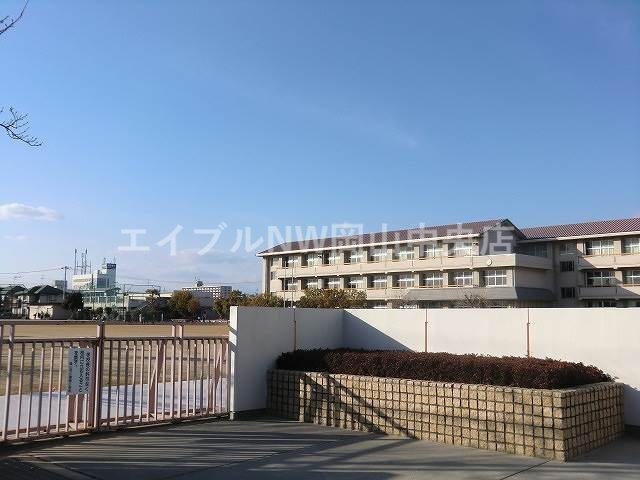 【岡山市北区田中のアパートの小学校】