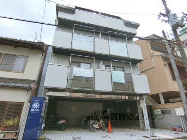 京都市北区紫野上柏野町のマンションの建物外観