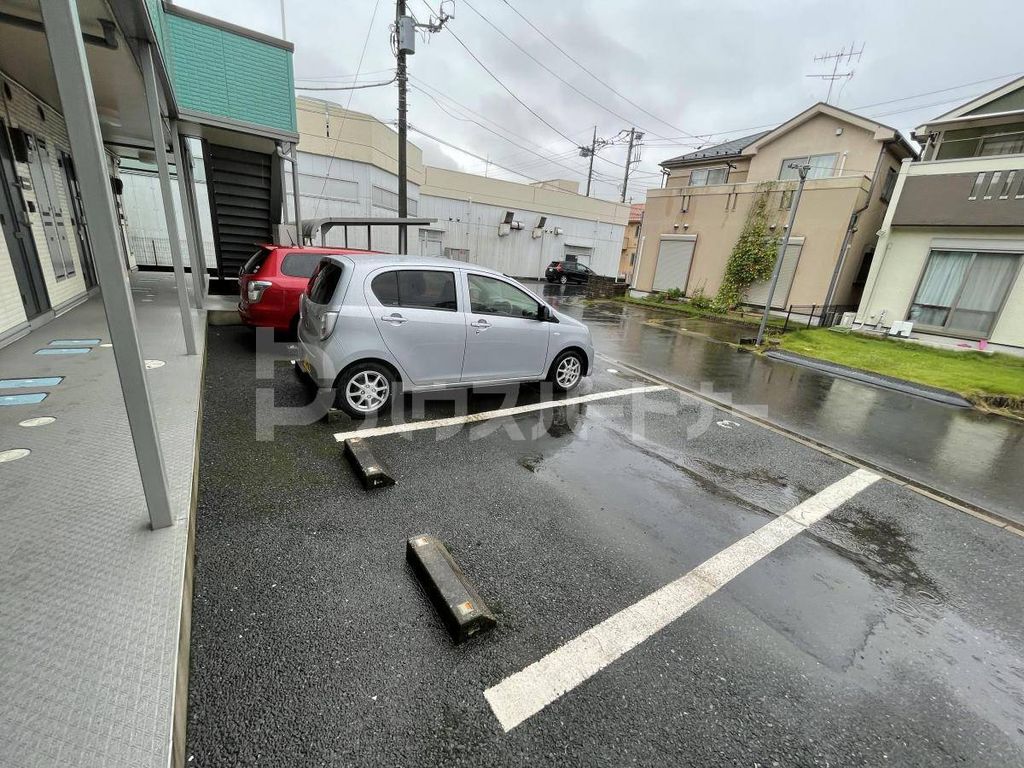 【ヴィラ・グランメールの駐車場】