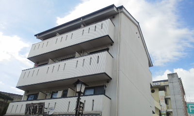 枚方市岡本町のマンションの建物外観