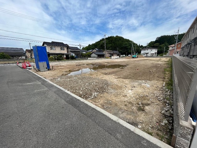 出雲市築山新町のアパートの建物外観