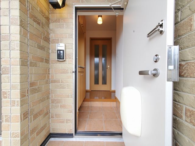 【柴田郡柴田町大字船岡のアパートの玄関】