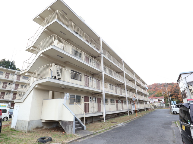 倉敷市福田町浦田のマンションの建物外観