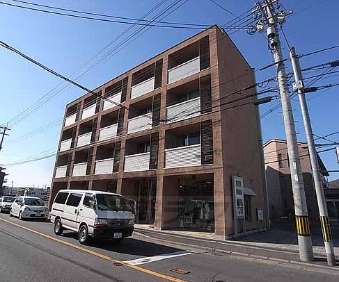 【京都市西京区山田畑田町のマンションの建物外観】