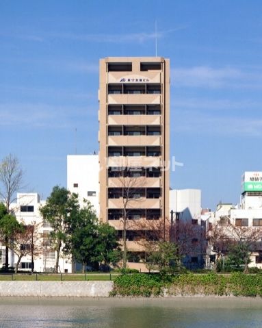 【広島市中区昭和町のマンションの建物外観】