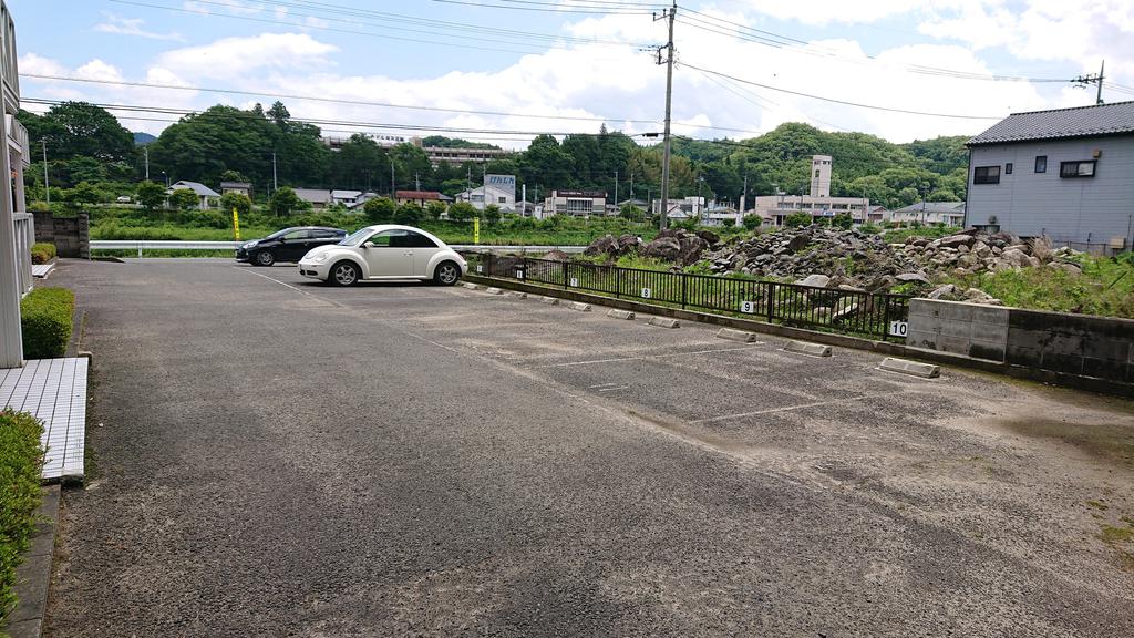 【フレグランス清流 　Ｂ棟の駐車場】