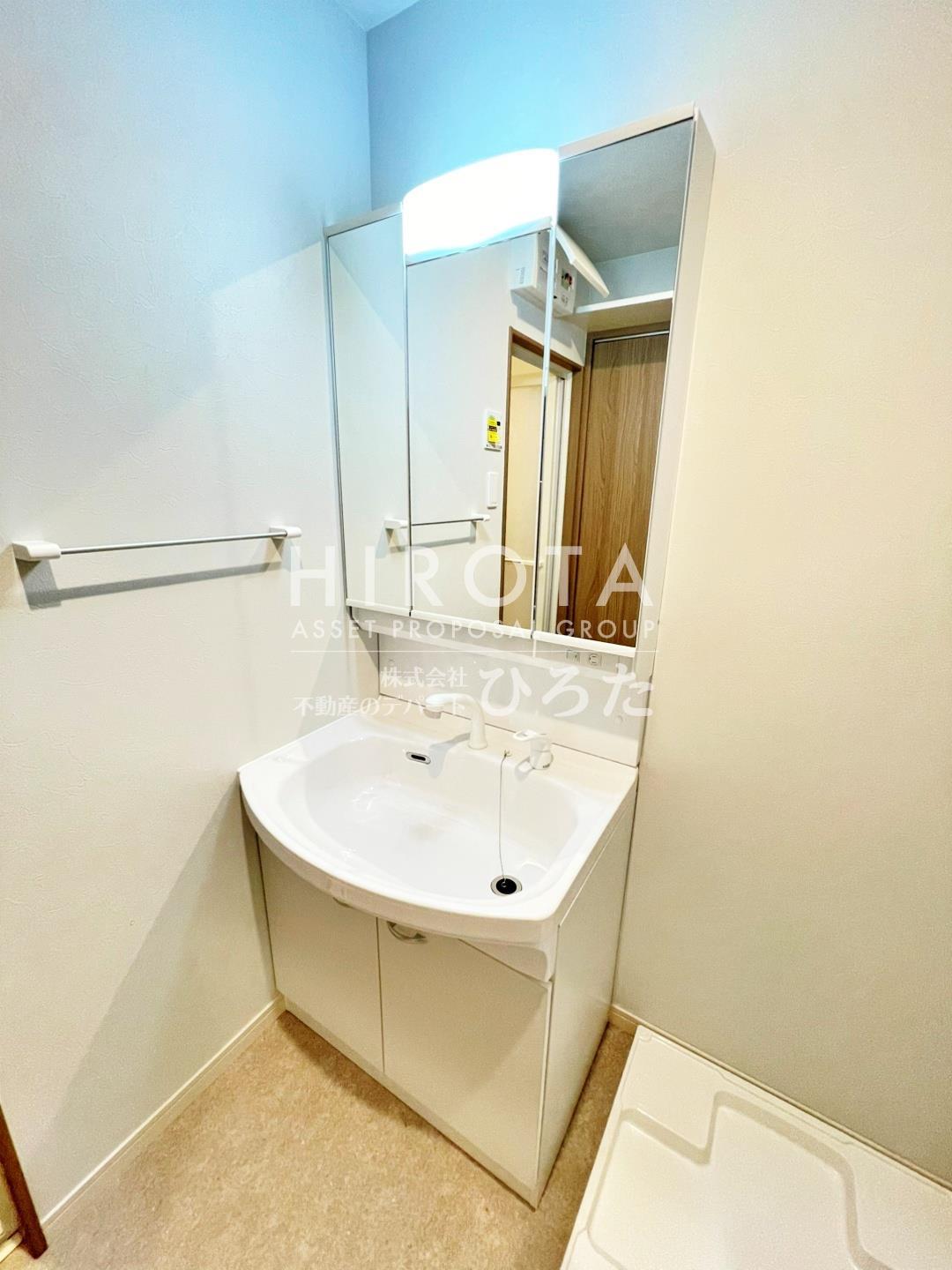 洗面設備　同仕様写真になります