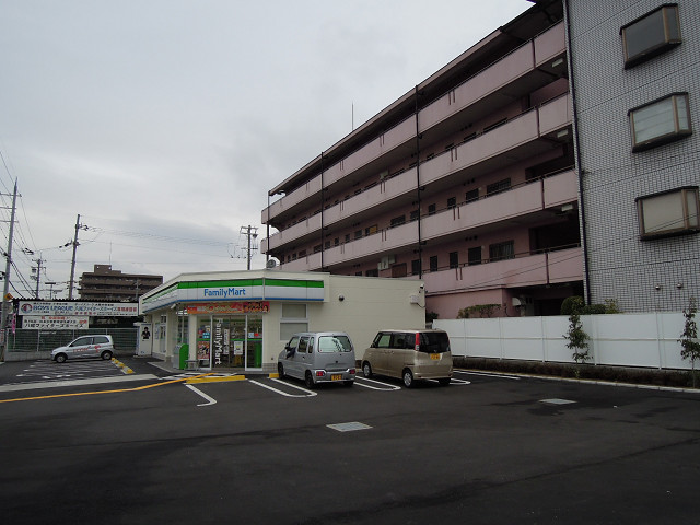 コンビニ　ファミリーマート ＭＹＳ八尾木北店（コンビニ）まで176m