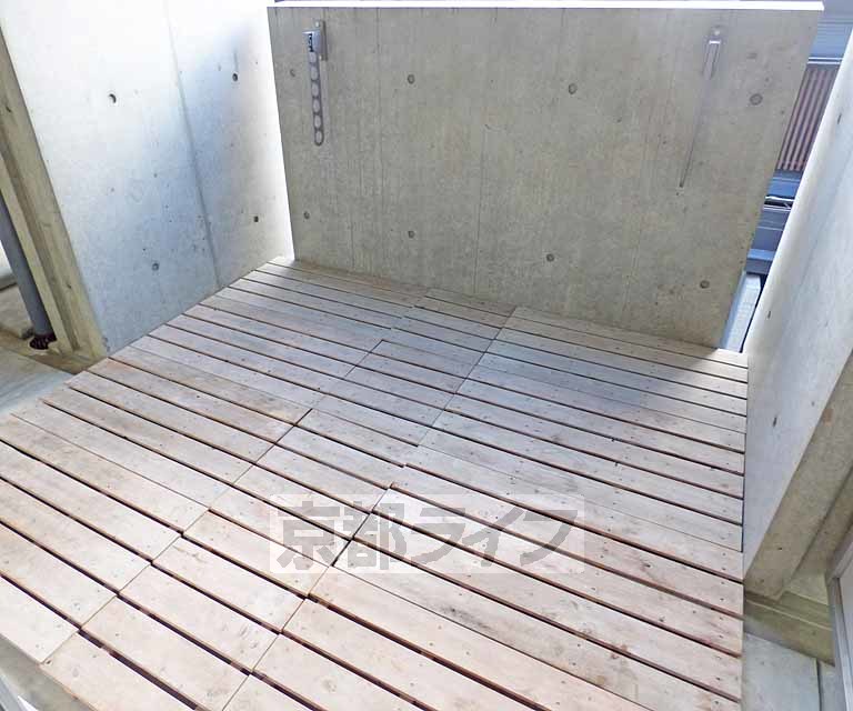 バルコニー　広々としたバルコニーです。