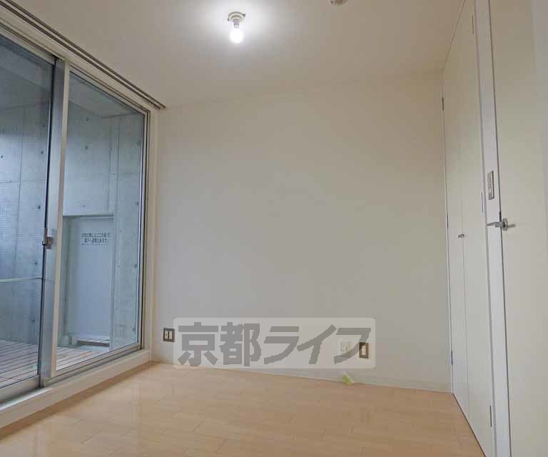 居室・リビング　広々とした室内です。