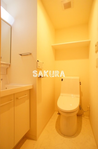 トイレ　嬉しい温水洗浄便座♪