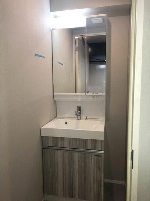 バルコニー　浴室乾燥機完備