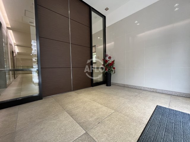 エントランス　ウェリス大手前　エントランス