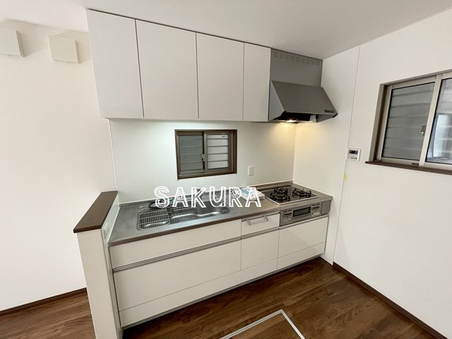 キッチン　広々使える快適な調理スペースです♪