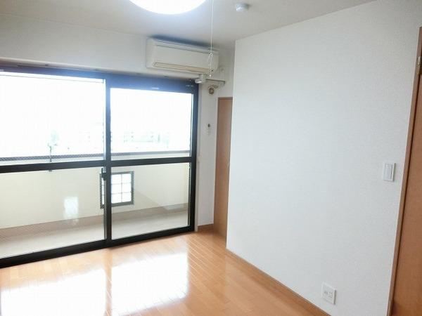 その他部屋・スペース　明るい洋室！