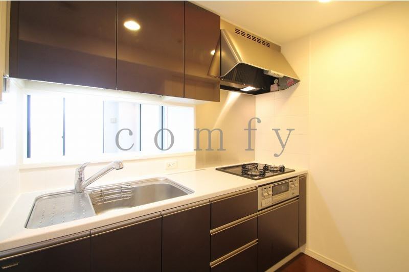 キッチン　ガス３口システムキッチン