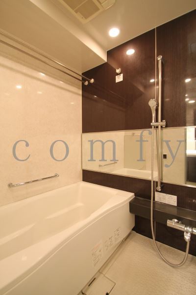 バス・シャワールーム　追炊き・浴室乾燥機付きバス