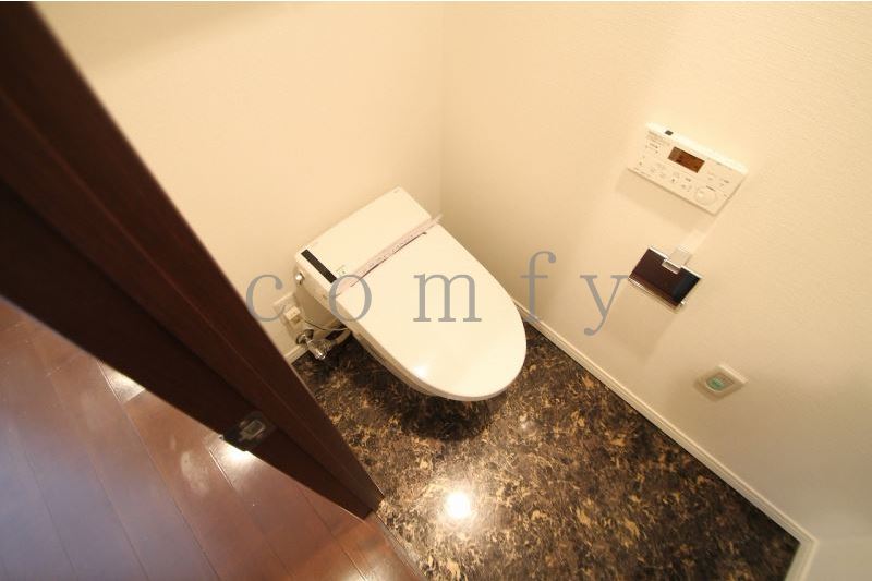 トイレ　ウォシュレット付きトイレ