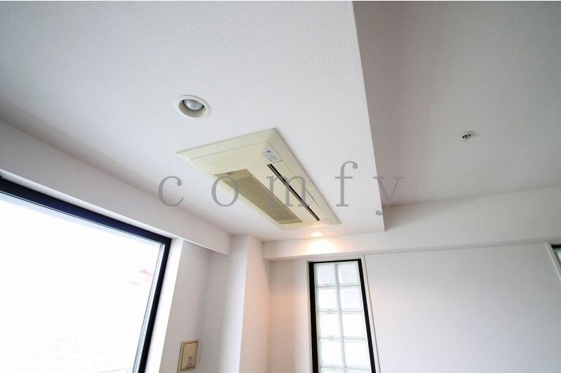 その他設備　ビルトインエアコン