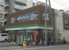 コンビニ　ファミリーマート墨田亀沢四丁目店（コンビニ）まで141m