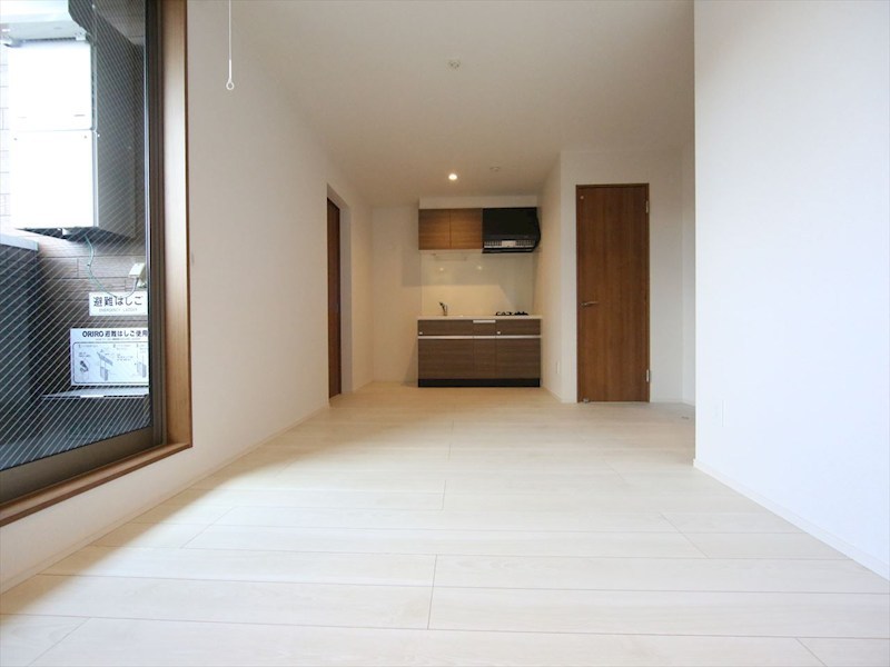 居室・リビング　ＬＤＫ11.2帖　システムキッチン　エアコン完備　同仕様写真