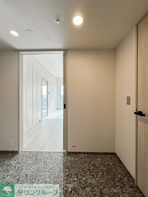 玄関　※写真は同タイプ住戸です。