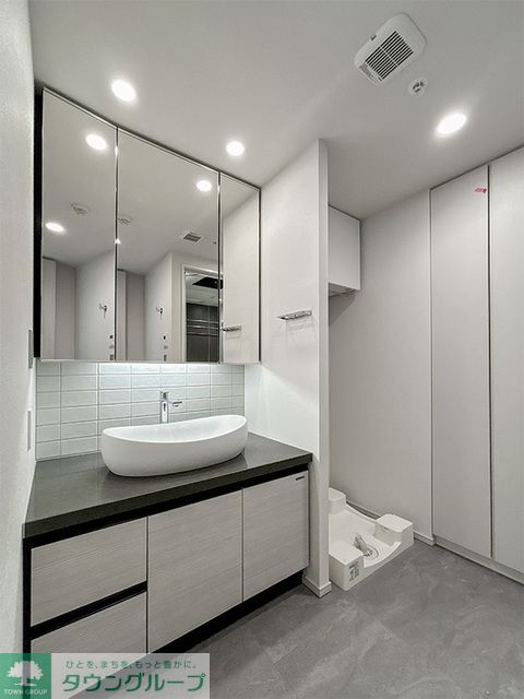 洗面設備　※写真は同タイプ住戸です。