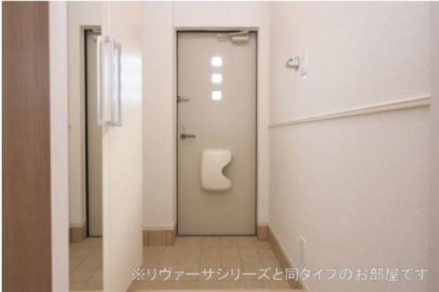 玄関　図面と現状に相違がある場合には現状を優先