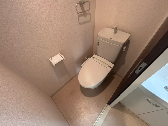 トイレ　※同施工会社のイメージ写真※