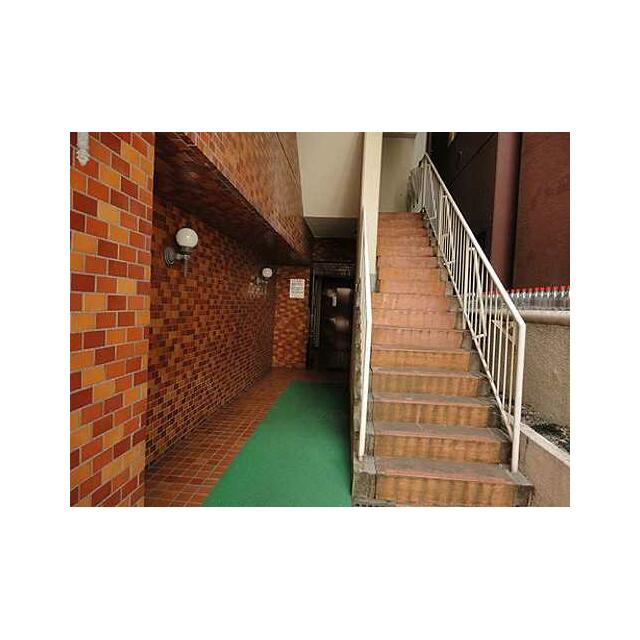 ロビー　階段