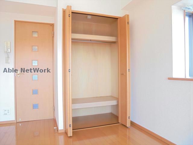 収納　※同物件別部屋の写真となります。