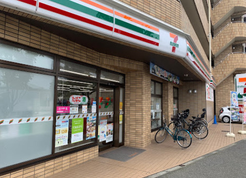 コンビニ　セブンイレブン 練馬春日町6丁目店（コンビニ）まで376m