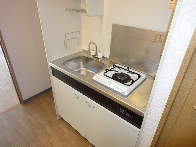 キッチン　同物件同タイプ別室の写真です。