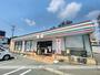 コンビニ　セブンイレブン（コンビニ）まで747m