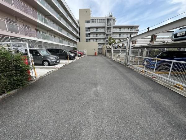 駐車場　駐車場完備です