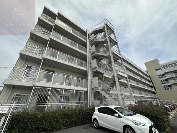 建物外観　外観は落ち着いています