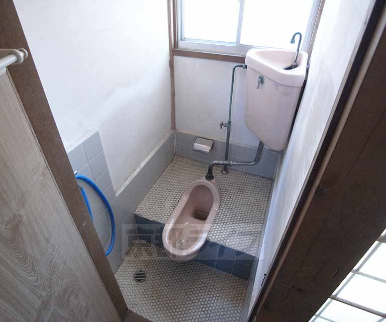 【横大路貸家のトイレ】
